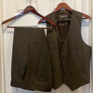 Kenneth Cole Mens 3 Piece Suit